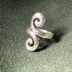 James Avery Sterling Silver Scroll/Swirl Wrap Ring Retired Size 7